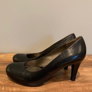 Naturalizer Black pumps